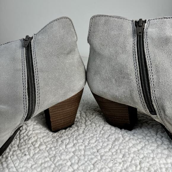 DIBA Women’s Grey Suede Leather Ankle Boots Size 10W Side Zip Low Heel Booties - Picture 3 of 7